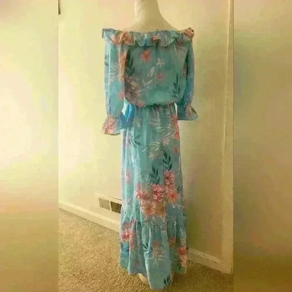 Willow Drive small long floral beautiful dress, new without tag. - Picture 5 of 9